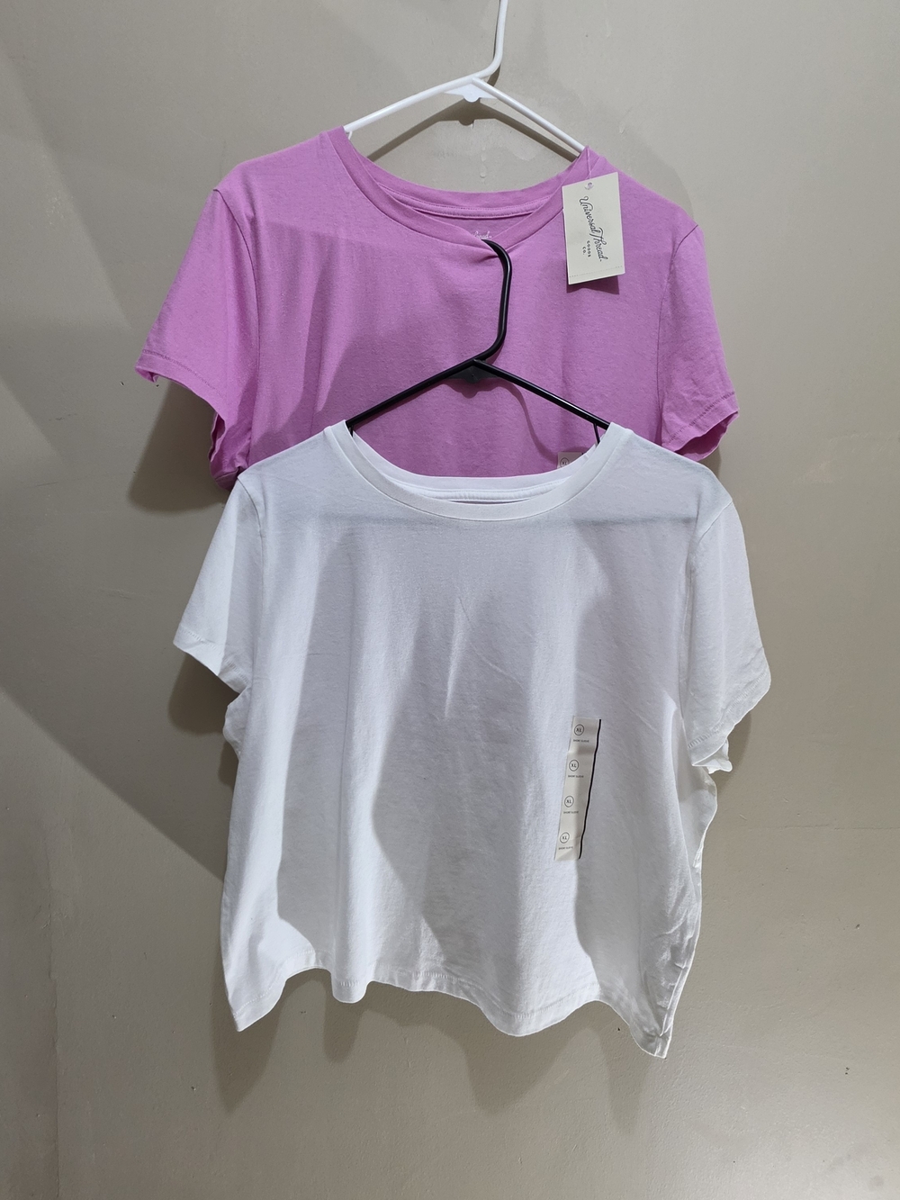 Universal Thread Womens XL T-Shirt Bundle Pink And White Cotton Crewneck